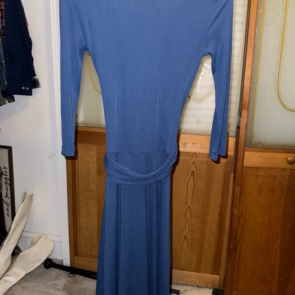 BCBG Max Azria | Los Angeles | Navy wrap dress | size XS| midi length - Picture 4 of 6